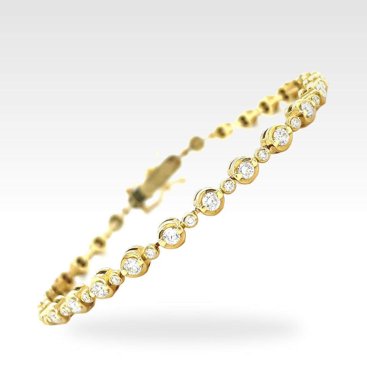 Regal 18ct Yellow Diamond Bracelet in yellow gold