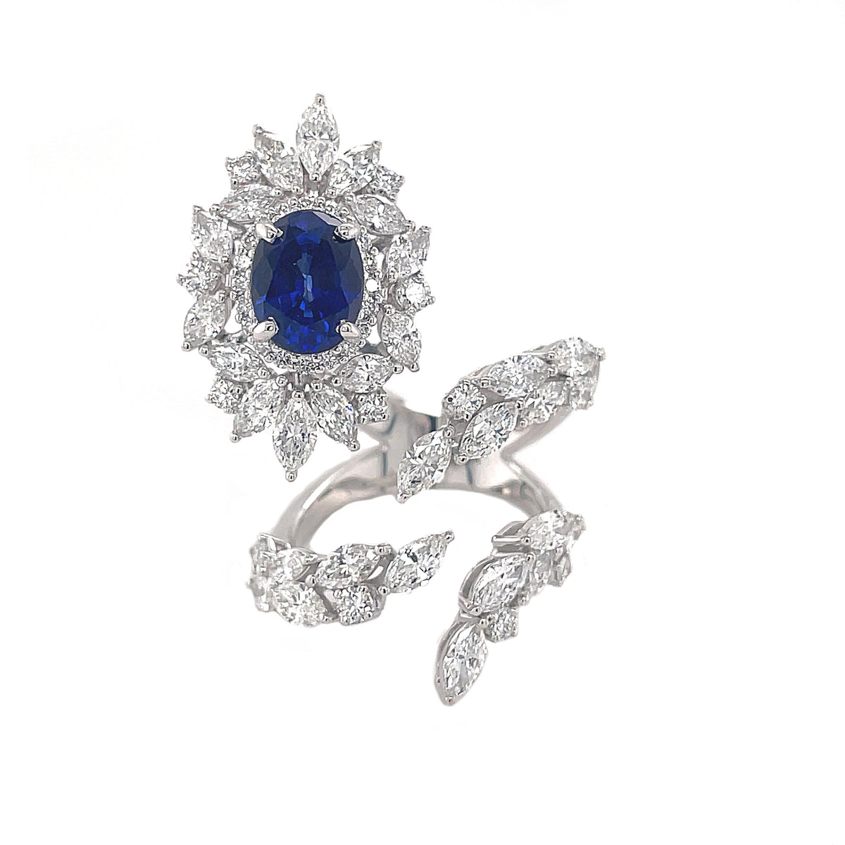 Anillo azul imperial de 18 quilates