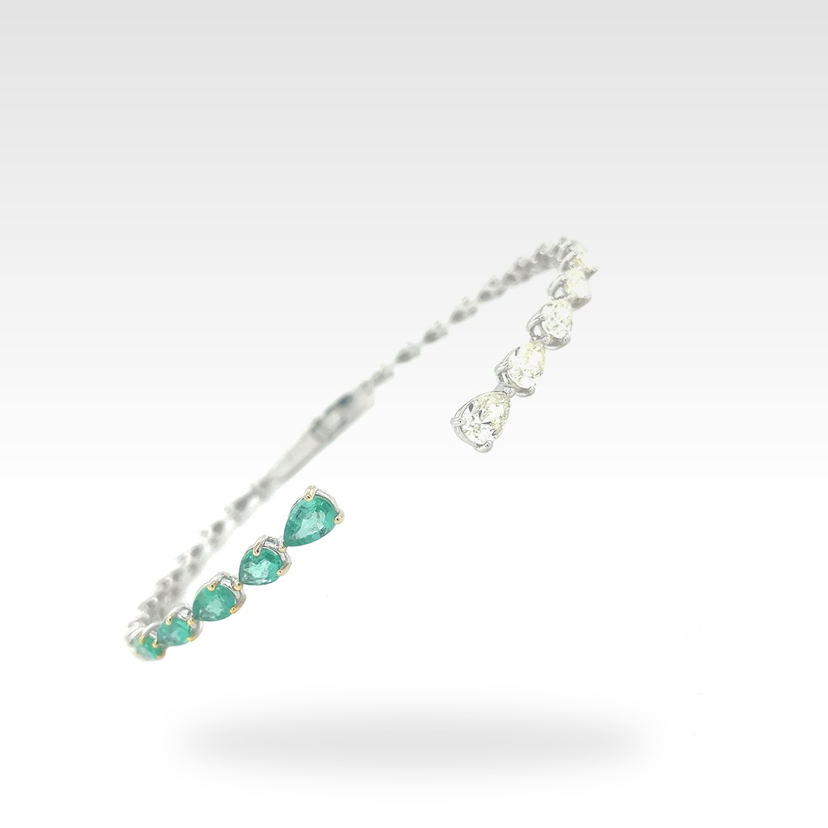 Art Pear Natural Diamond Bangle with emerald