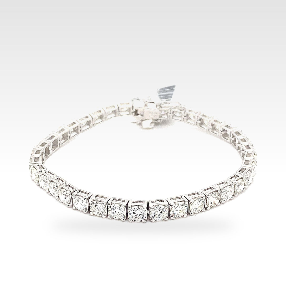 Regal Diamond Tennis Bracelet in 18ct white gold