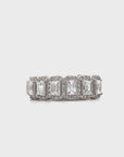 Anillo con halo de diamantes redondos y talla baguette de 1,3 quilates