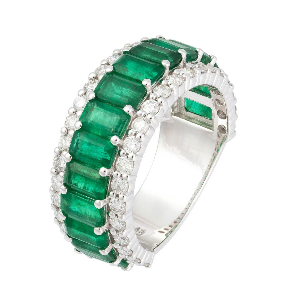 Anillo de eternidad de tres filas con diamantes y esmeraldas verdes en oro blanco
