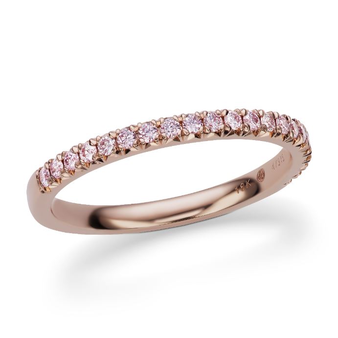 Anillo de medio pavé francés con diamantes de rombos