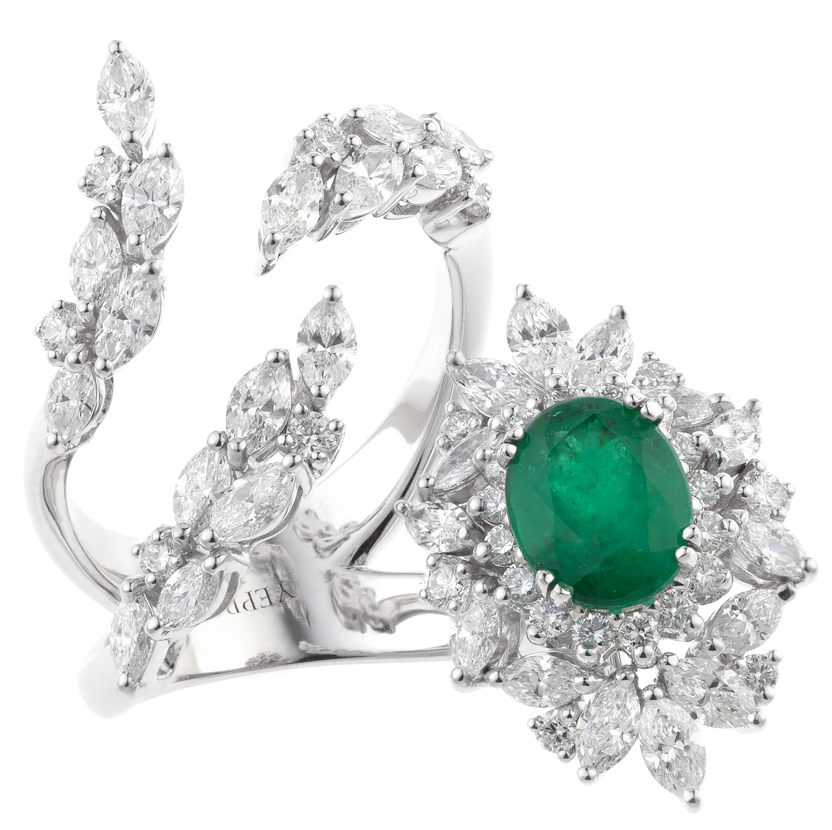 Anillo con piedra central verde esmeralda 